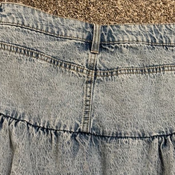 Dakota Blue (Junior XLg) Light-washed Denim Bubble Streetwear Cowgirl Mini Skirt - Picture 6 of 14